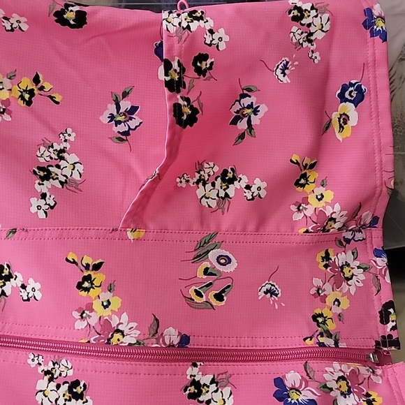 Heart Soul Pink Hooded Jacket Scrubs - Picture 4 of 11